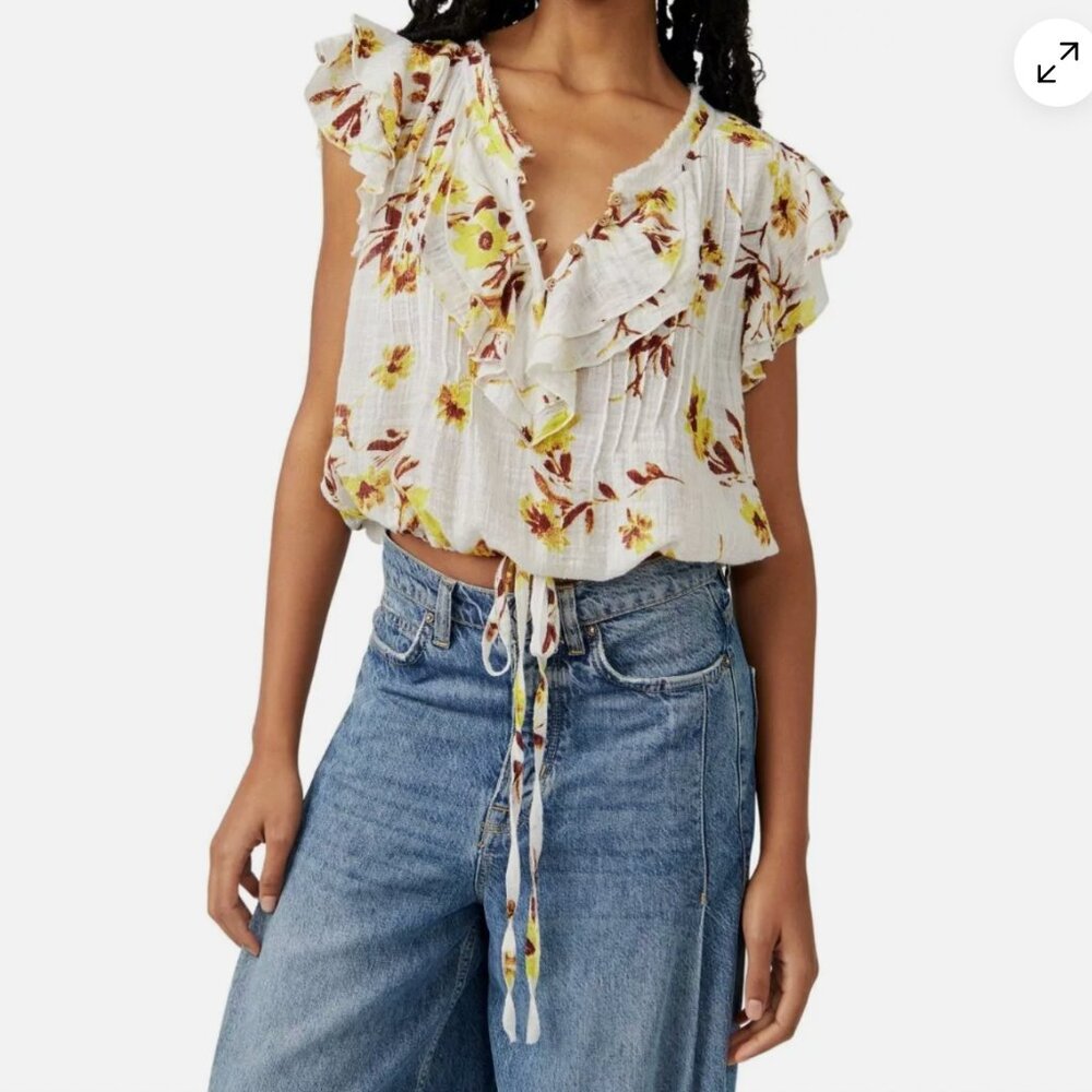 Floral Ruffle V-Neck Blouse